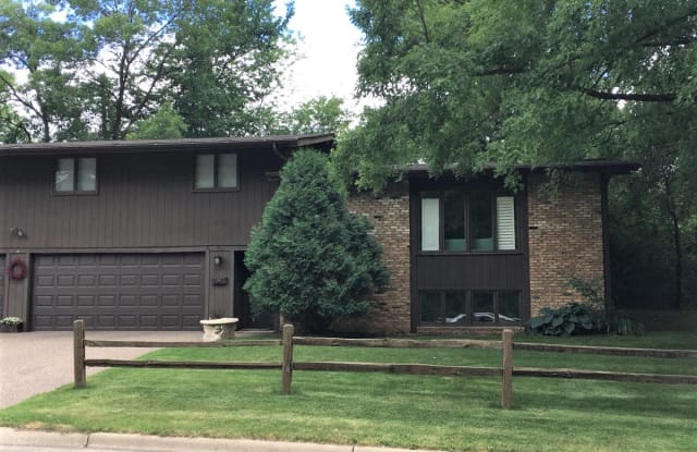 4905 W 44th St - 4905 West 44th Street, Edina, MN 55424
