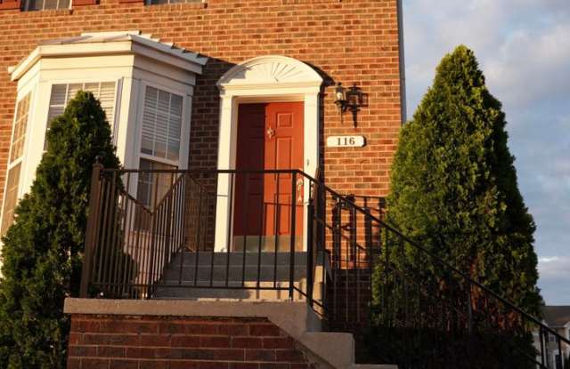 Beautiful 3 BR/ 2.5 BA EOG Townhome in Crain Summit! - 116 Heather Stone Way, Glen Burnie, MD 21061