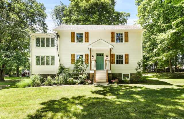 4 Quaker Road unit: A photos photos