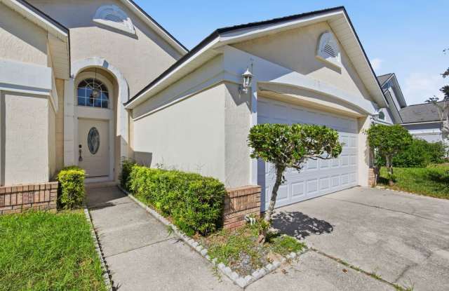 Lovely Corner Lot Danforth Home! Gallery 3