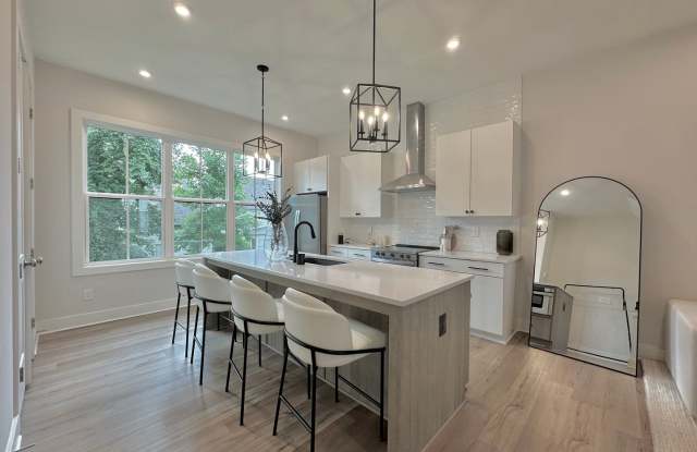 Luxury Buckley Townhome | Modern 2BR, 2BA with Tandem 2-Car Garage photos photos