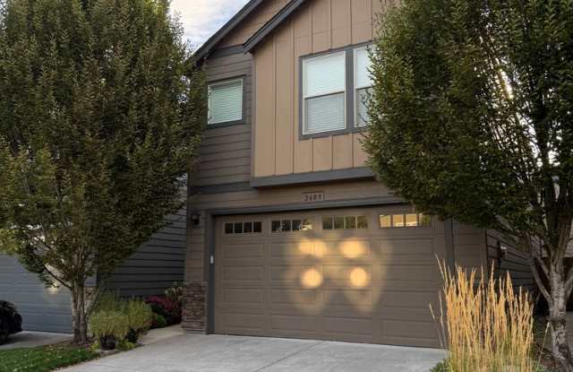 Beautiful 3 Bedroom House with High Ceilings, 2 Car Garage, Great Location  More! photos photos