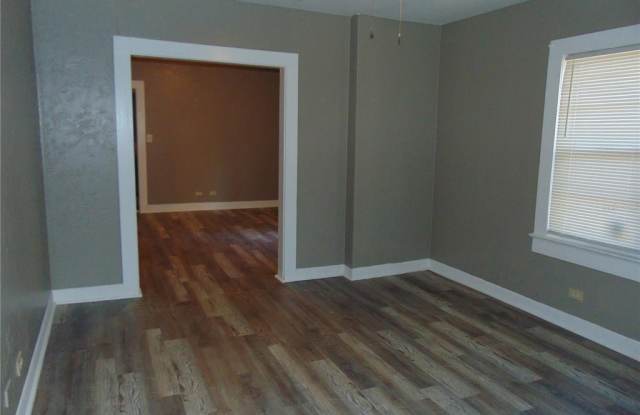 2263 BRADFORD STREET Gallery 3