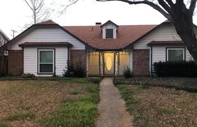 813 Redcedar Way Drive Gallery 2