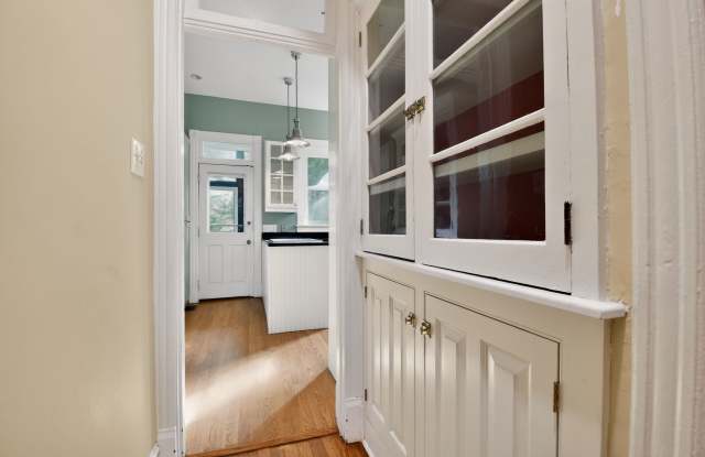 1319 Massachusetts Avenue Southeast - 1 Gallery 4