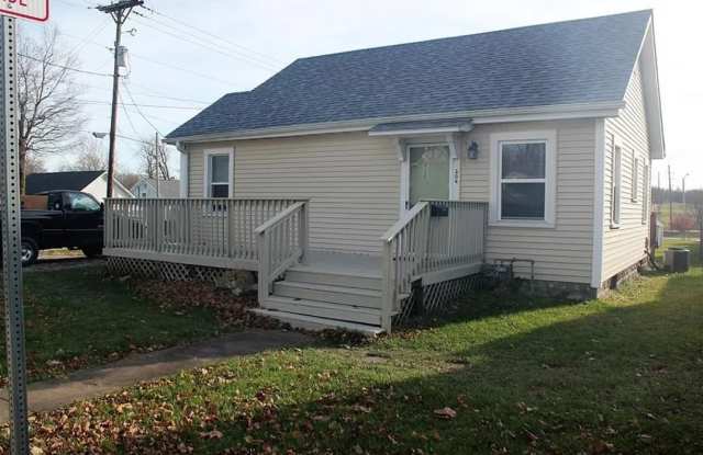 204 E Berry St photos photos