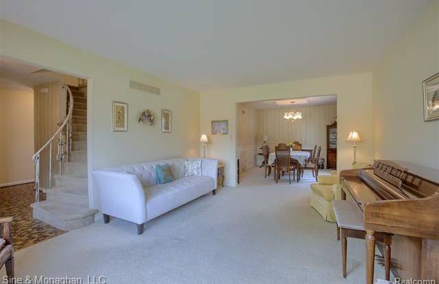 35 VERNIER Road Gallery 4