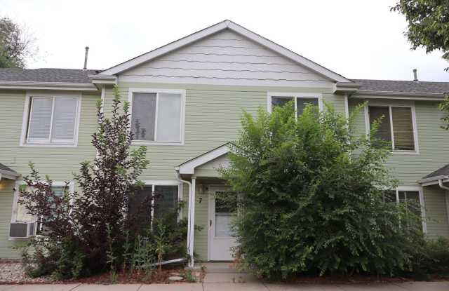 Cozy and Convenient 3 Bedroom Townhome photos photos