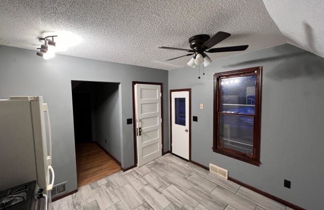 959 Conway Street - 2 - 959 Conway Street, St. Paul, MN 55106