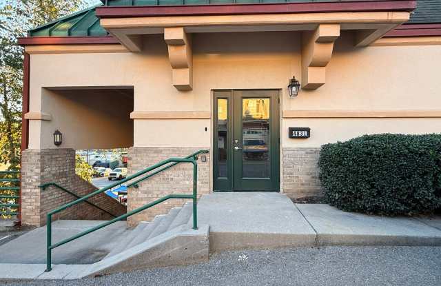 TWO BRAND NEW MIXED USE 3 BEDROOM APARTMENTS IN FOUNTAIN CITY!! Gallery 1