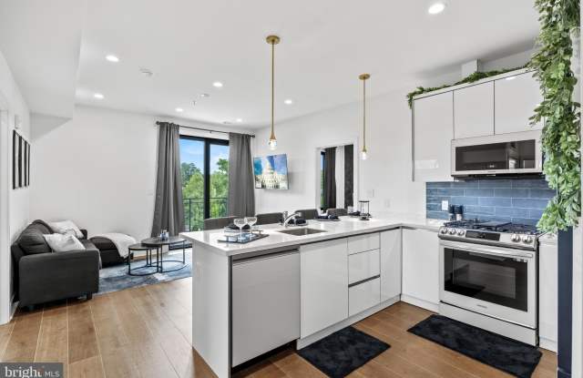 1002 RHODE ISLAND AVENUE NE photos photos
