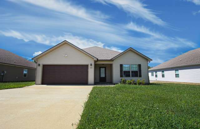 Pet Friendly Three Bedroom! - 838 Rushing Drive, Montgomery County, TN 37042