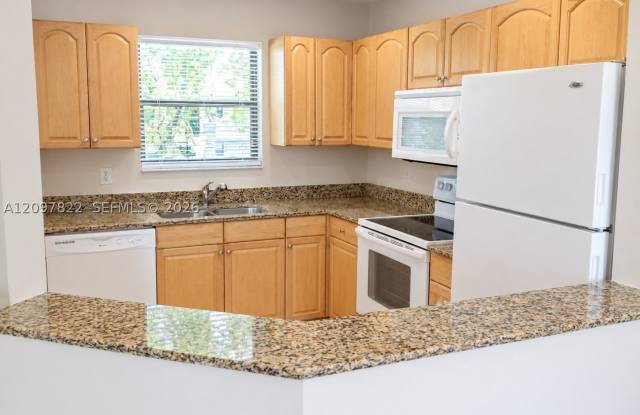 21915 Lake Forest Cir Gallery 2