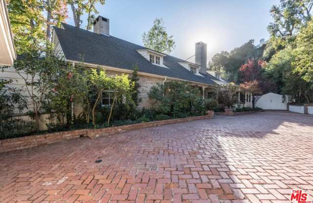2621 DEEP CANYON Drive Gallery 2