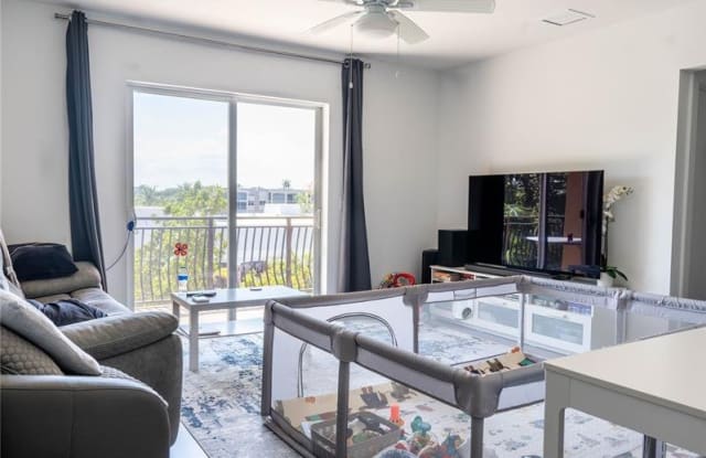 555 East Dania Beach Boulevard - 555 East Dania Beach Boulevard, Dania Beach, FL 33004