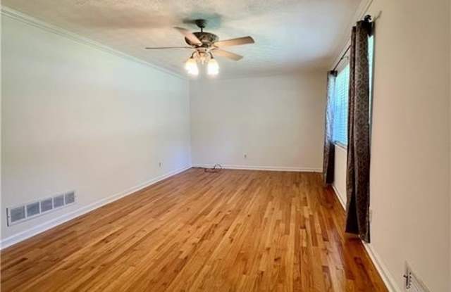 6695 Courtney Drive Gallery 4