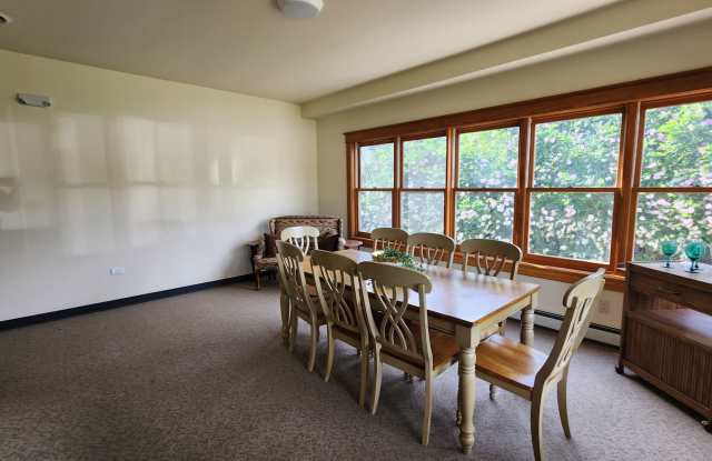 1 bed 1 bath Simple Living- Utilities INCLUDED(even internet) photos photos
