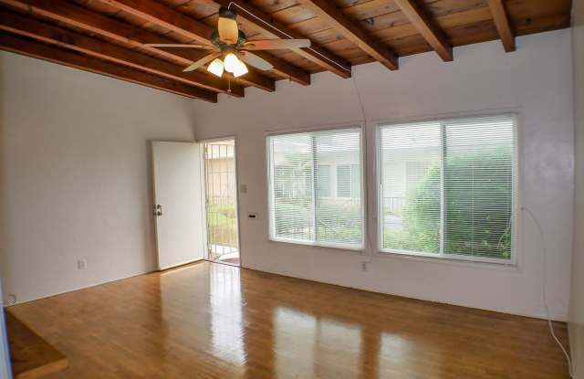 2 blocks to the ocean! 1 bed/1 bath north PB. Gallery 2