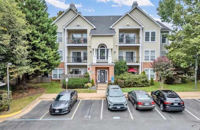 4144 FOUNTAINSIDE Lane unit: 304 - 4144 Fountainside Lane, Fair Oaks, VA 22030