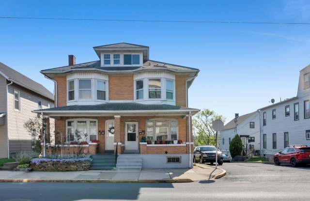 1466 Main St. photos photos