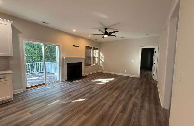 Beautiful 3 bedroom, 2.5 bath house Gallery 4