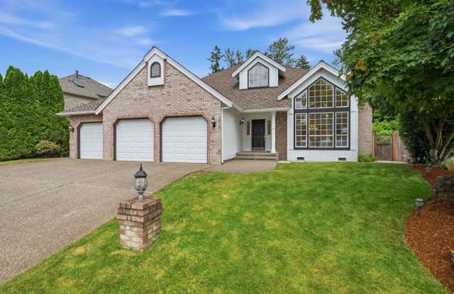 Beautiful 4 Bed 2.5 Bath Home in Renton Gallery 3