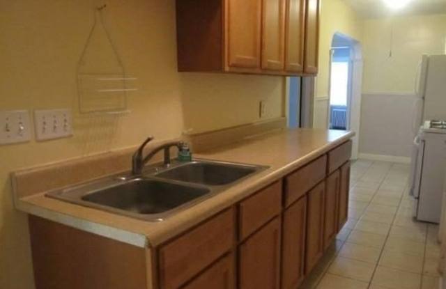 70 Chapman St - 70 Chapman Street, Quincy, MA 02170