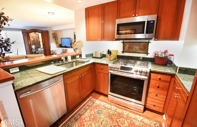 Bridgeview Towers - 400 Beale St, San Francisco, CA 94105