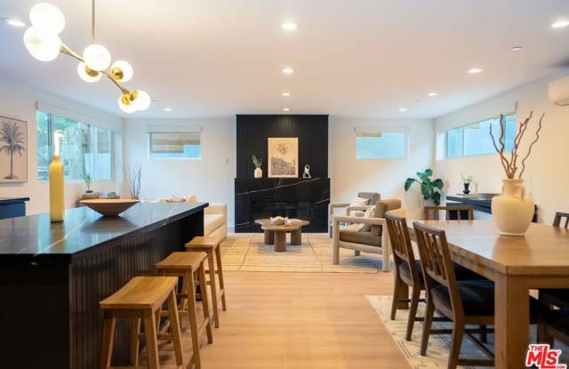 2220 Aaron St photos photos