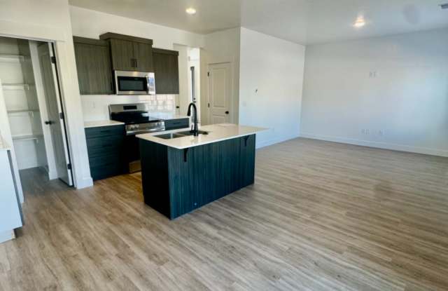 5649 South Aaron Lane - 1 photos photos