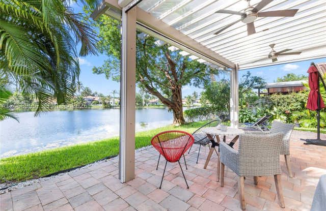 12614 NW 12th Ct Gallery 2
