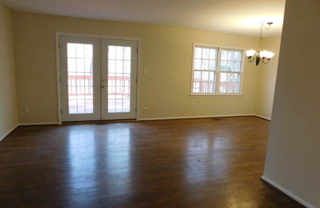 1123 EDWARD DRIVE Gallery 2
