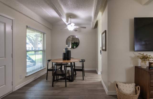 Harvard Square Apartments Gallery 4