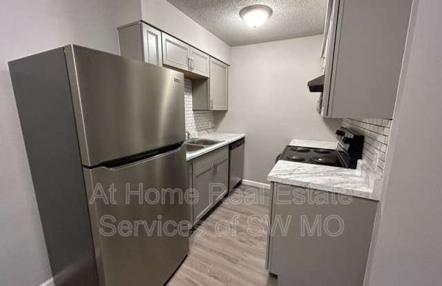 900 S Crutcher - 900 South Crutcher Avenue, Springfield, MO 65802