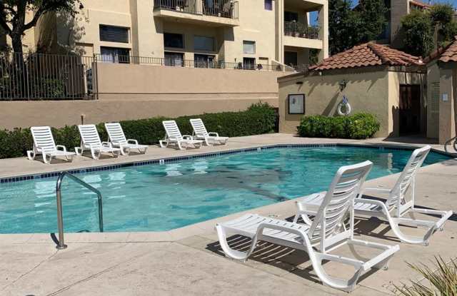 Won't last! Spacious 1 bd/1 bath with detached garage photos photos