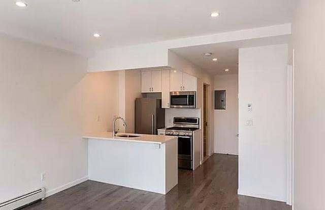 1128 31st Dr Apt 4B - 1128 31st Drive, Queens, NY 11106