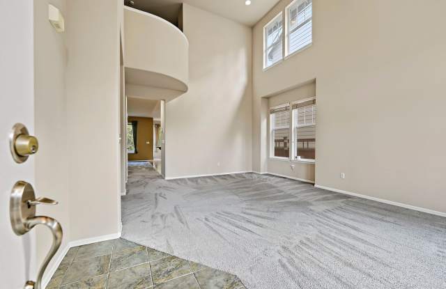 3-Bed, 2.5-Bath Beautiful Home in Issaquah Highlands Gallery 4