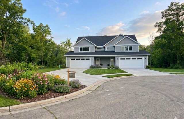 228 Russell Ct photos photos