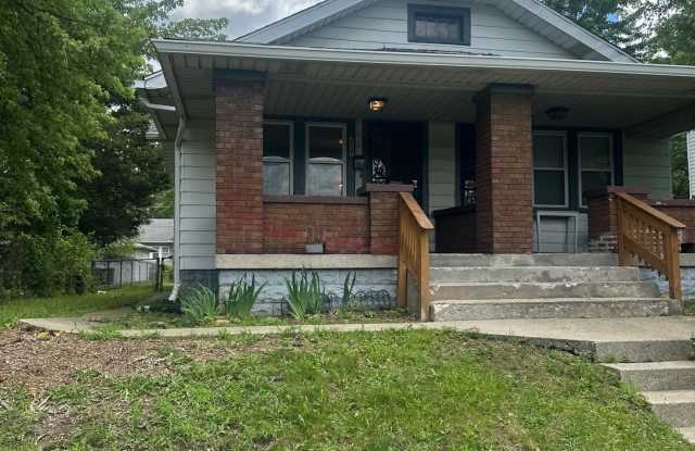 2227 East Riverside Drive Gallery 2