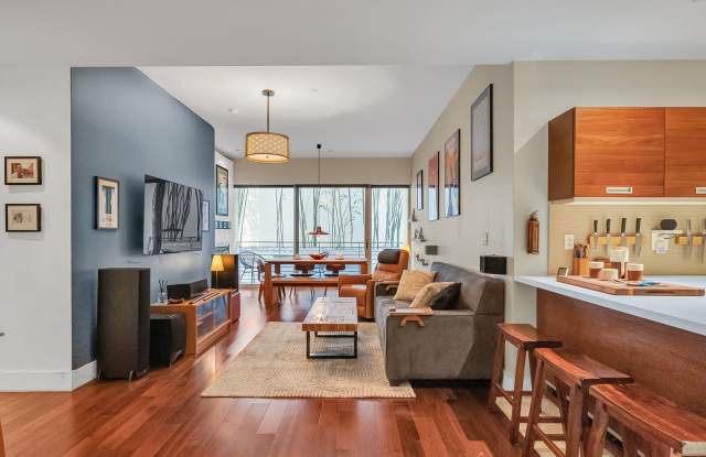 Hollywood Luxury Condo — 2 Beds • 2.5 Baths • Prime Location photos photos