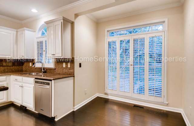3748 Ashford Point Gallery 4