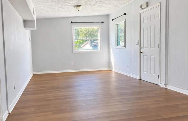 1011 PHEASANT Drive Gallery 3