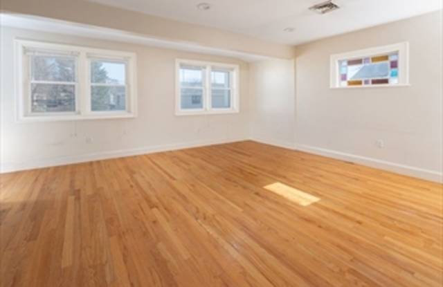 64 Gilbert St #2B Watertown MA 02472 - 64 Gilbert Street, Watertown Town, MA 02472