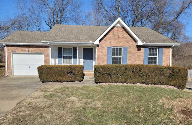 Welcome Home to Comfort, Space  Charm! - 3259 North Senseney Circle, Clarksville, TN 37042