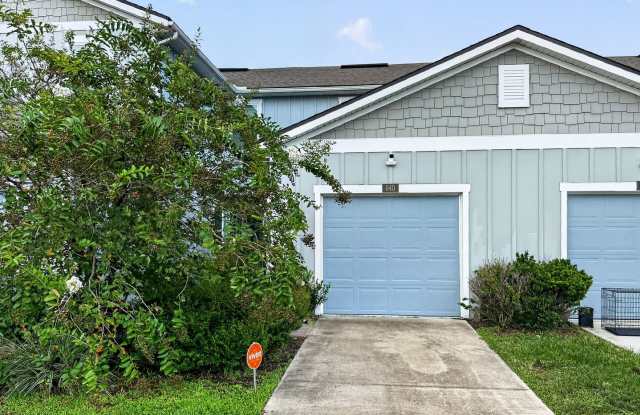Modern 2-Bedroom Northside Townhome for Rent Gallery 3