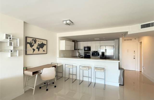 2780 NE 183rd St photos photos