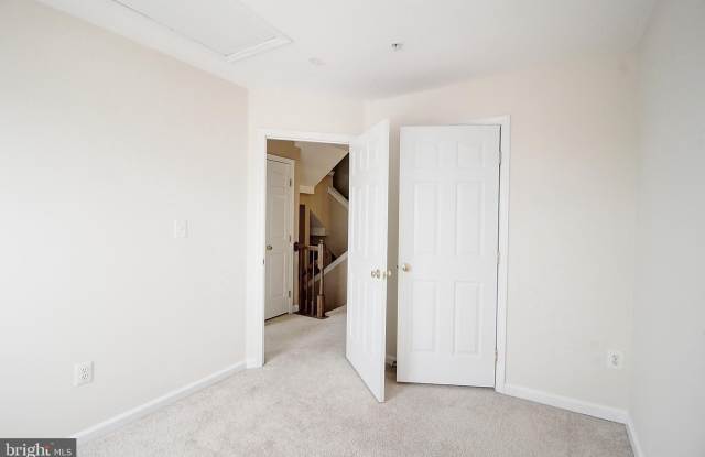 586 EISENHOWER DRIVE photos photos