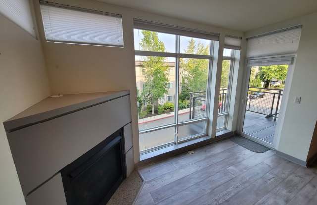 Spacious Kirkland Central Condo for Rent. Gallery 3