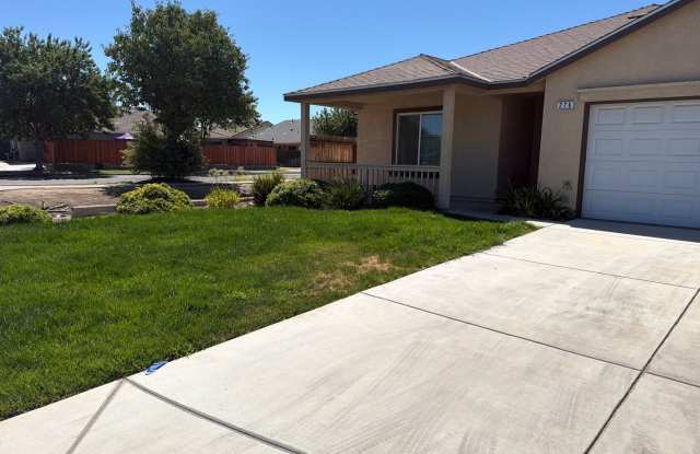 BEAUTIFUL SINGLE STORY HOME ON CORNER LOT Gallery 1