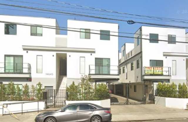 14639 Vanowen St. photos photos